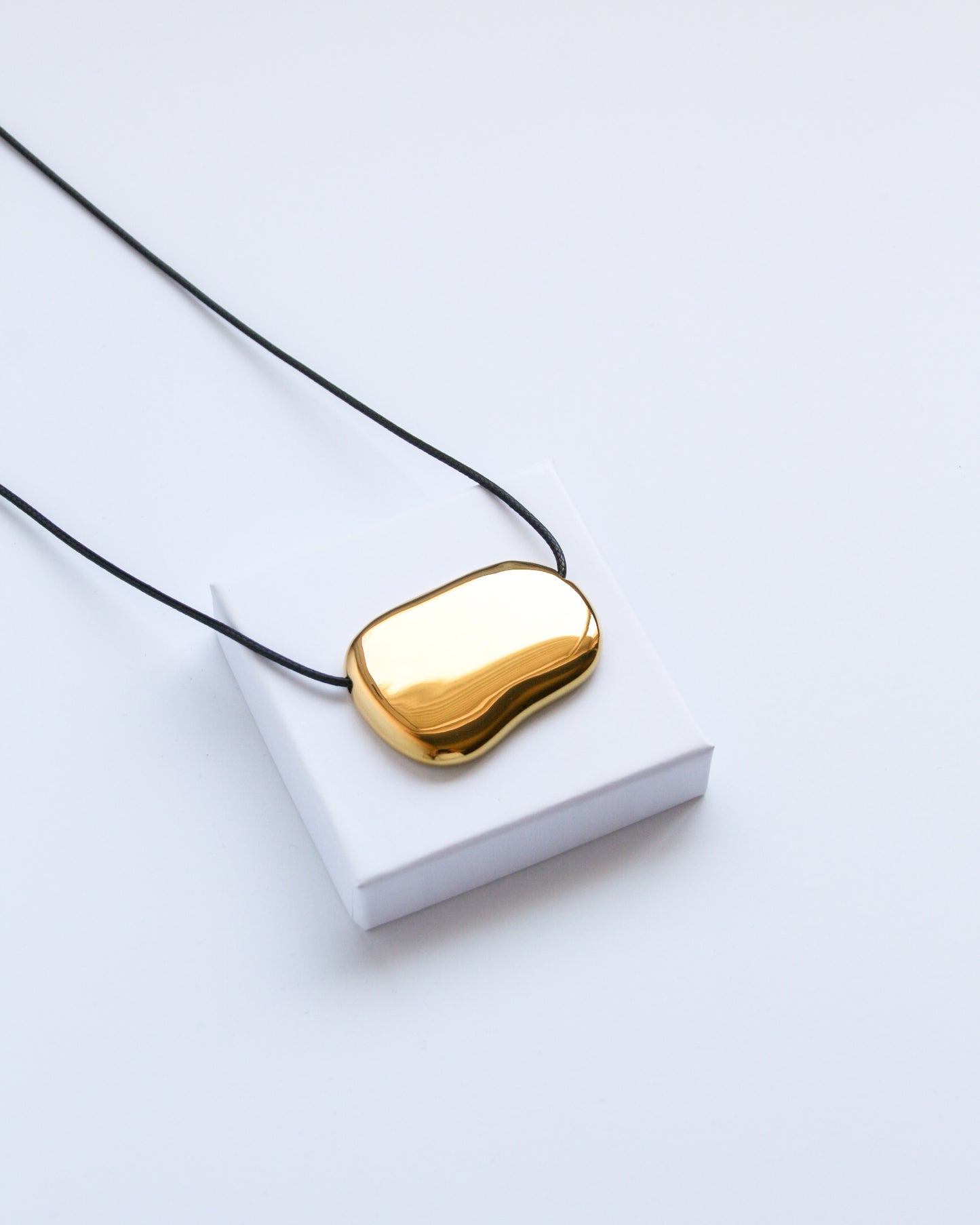 Lyla Necklace in gold
