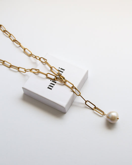 Charlotte Necklace in gold