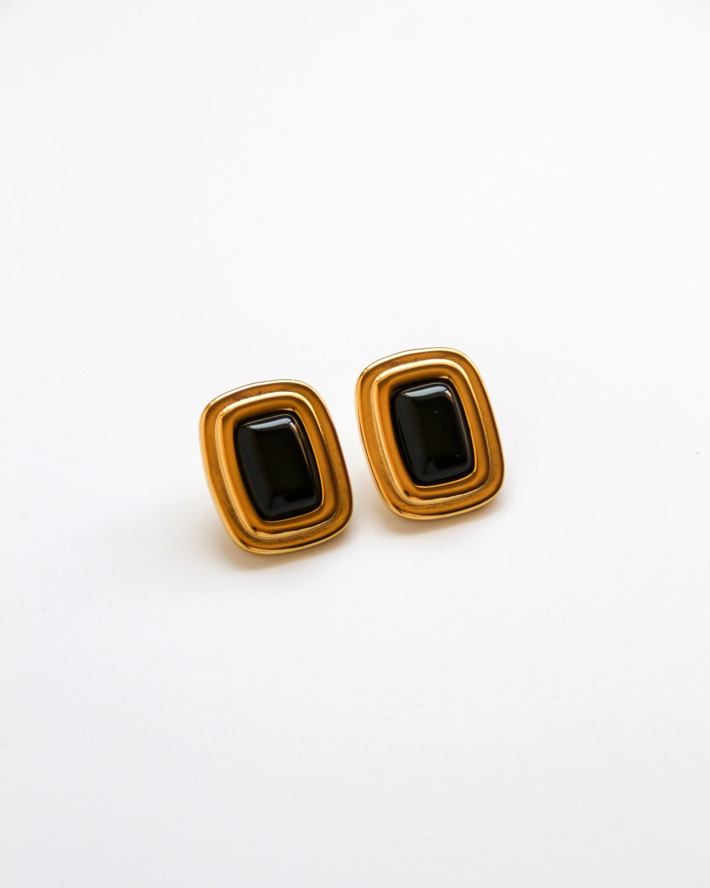 Sable Earrings in gold