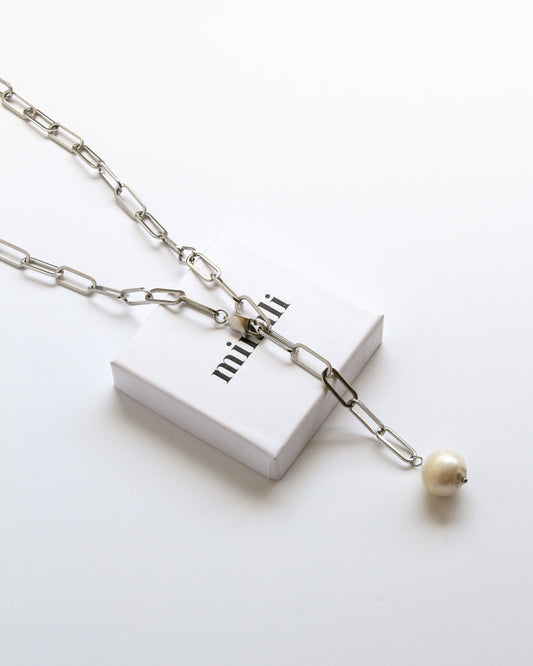 Charlotte Necklace in silver