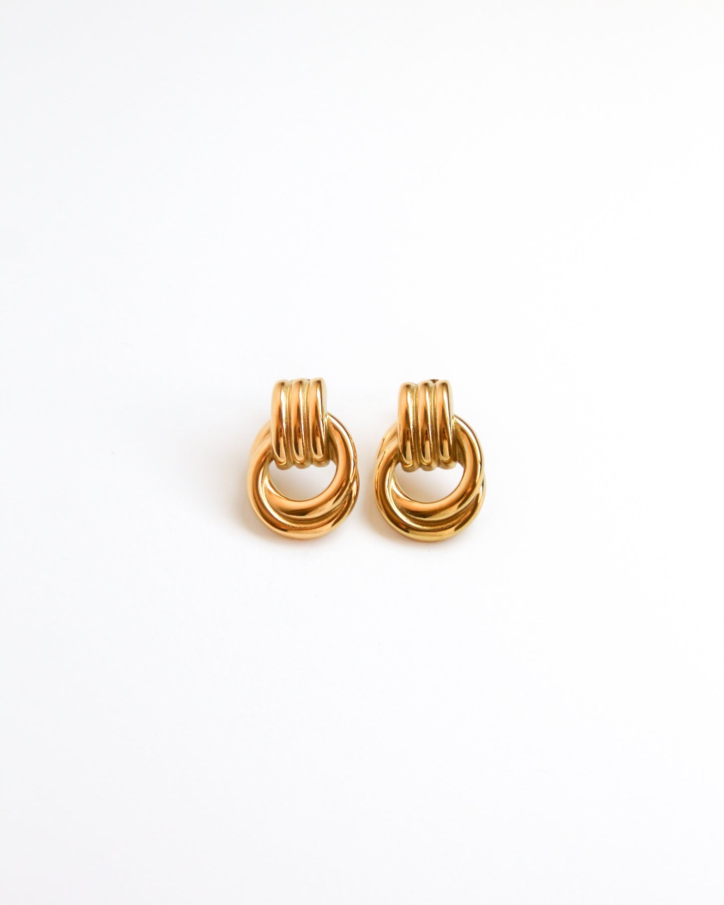 Knot Earrings in gold