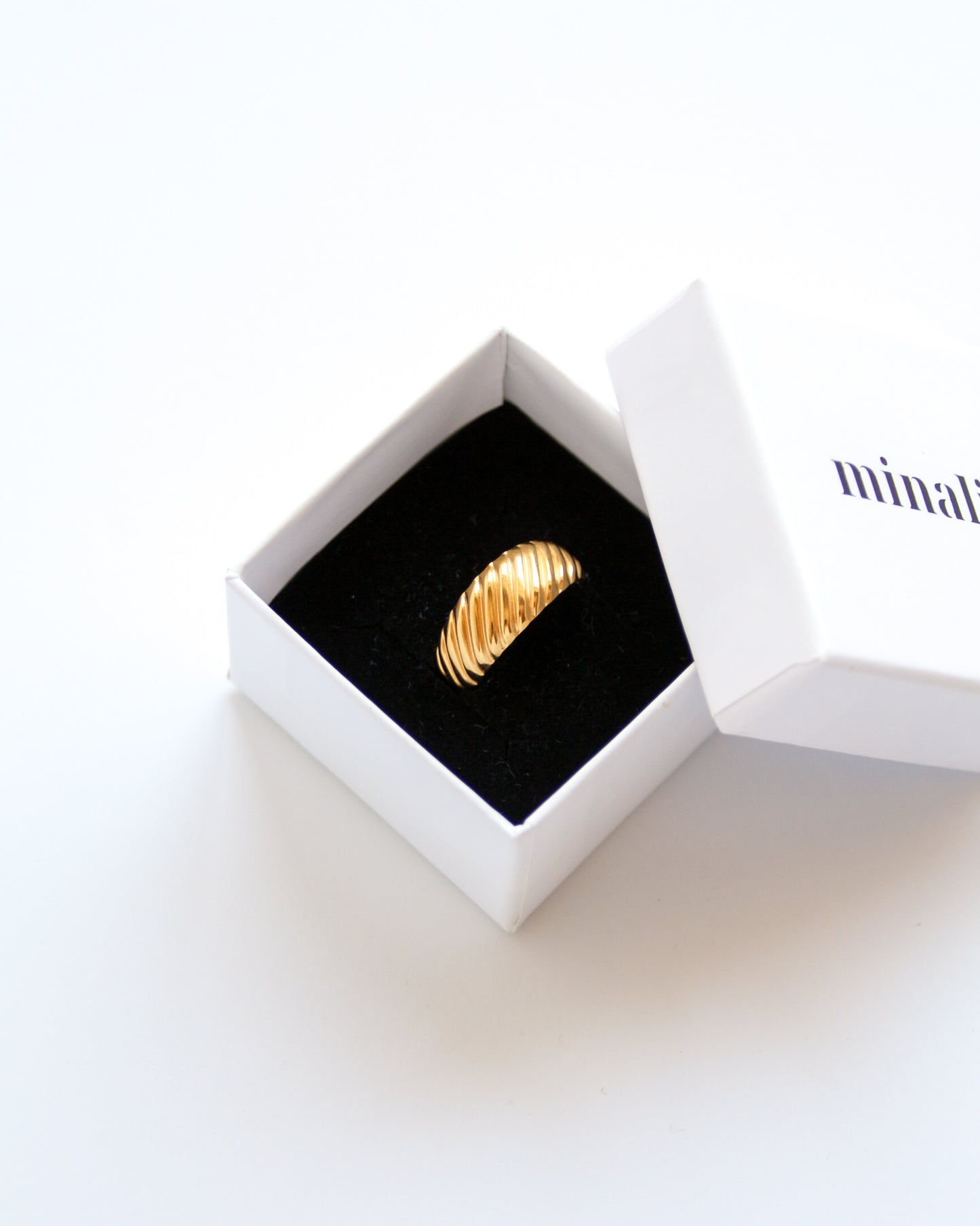 Elune Ring in gold