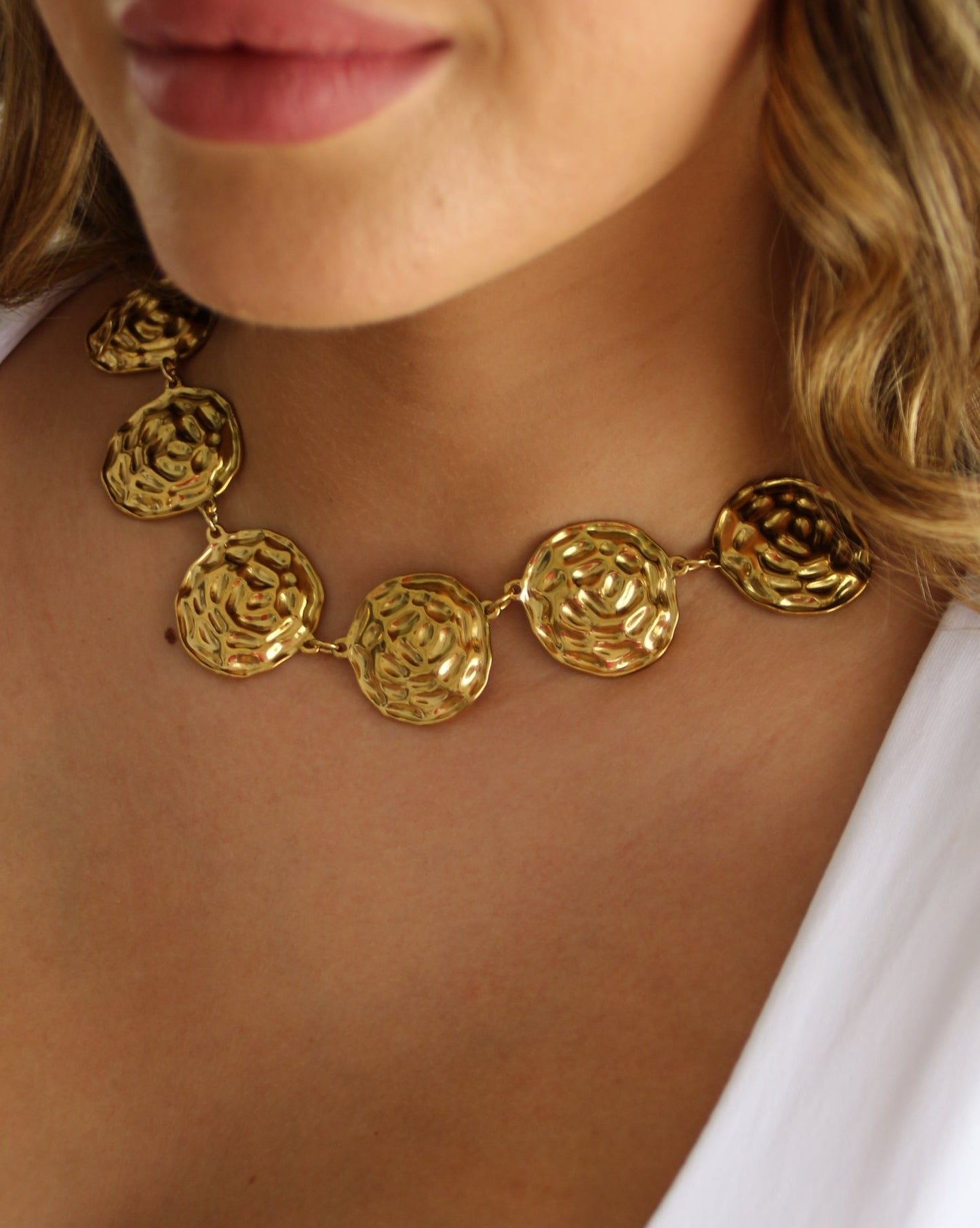 Ava Necklace in gold