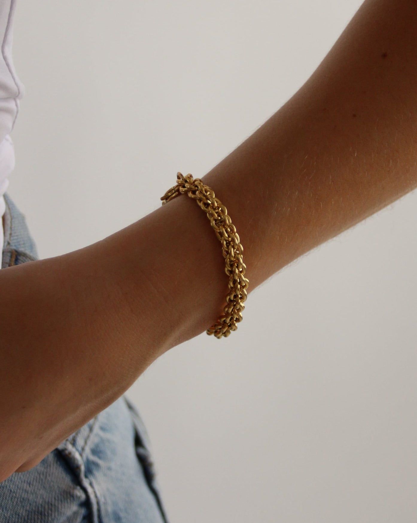 Thea Bracelet in gold