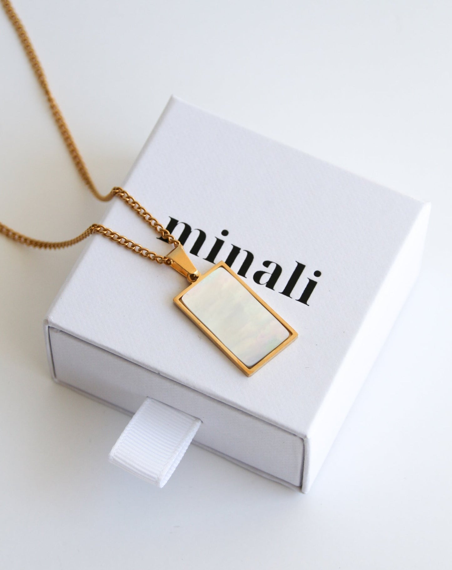 Opaline Necklace in gold
