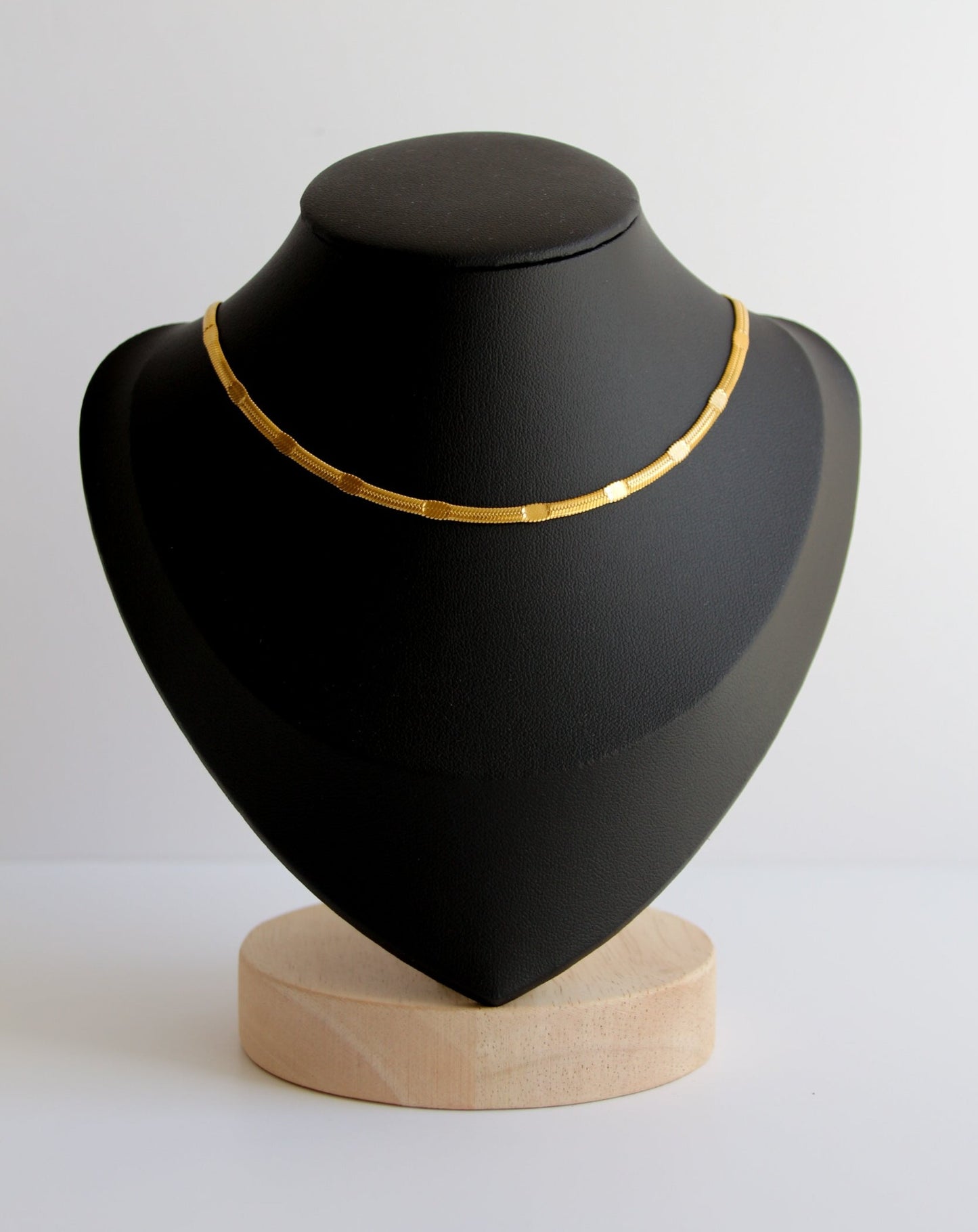 Lilith Necklace in gold