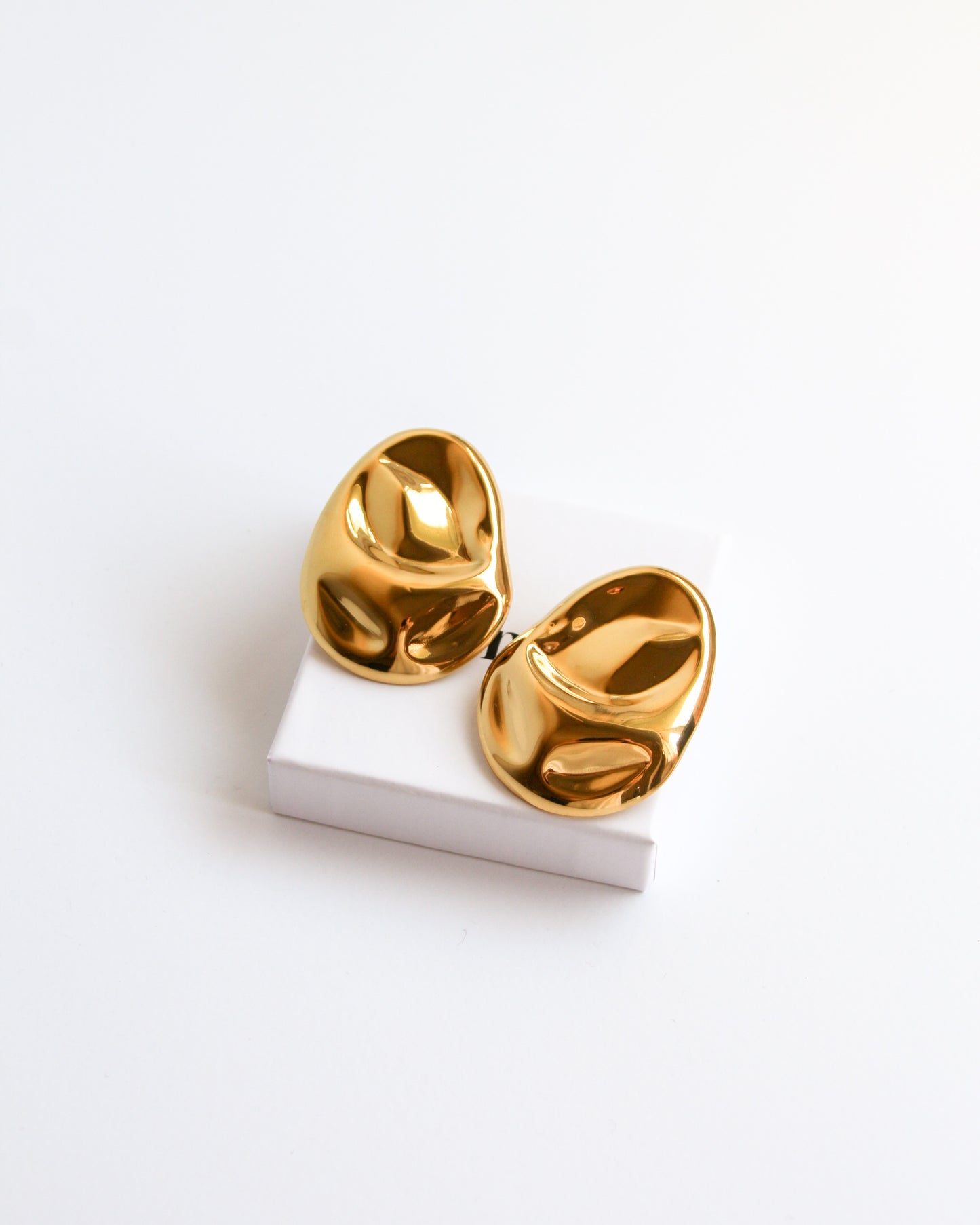 Aurea Earrings in gold
