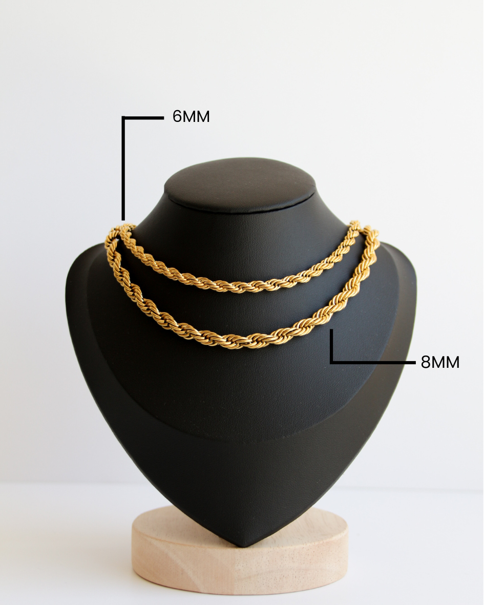 Aria Necklace in gold