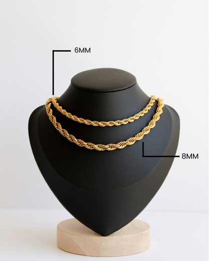 Aria Necklace in gold