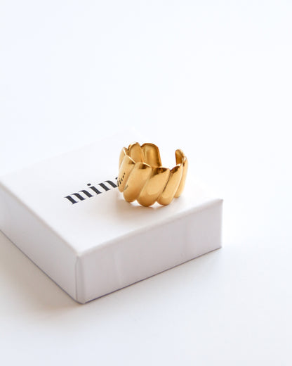 Hazel Ring in gold
