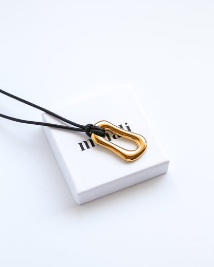 Frame Necklace in gold