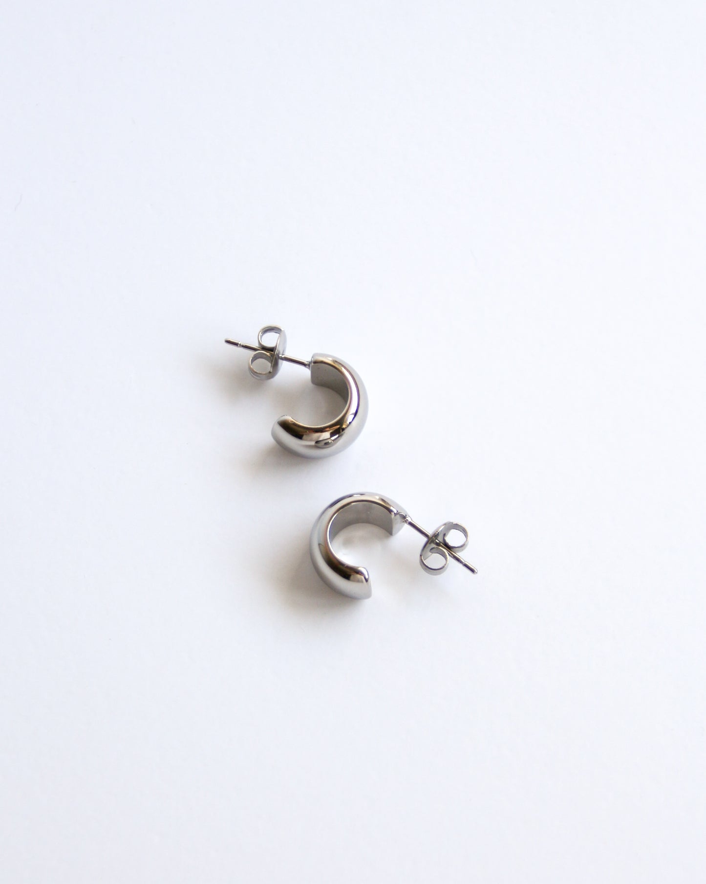Lunette Earrings in silver