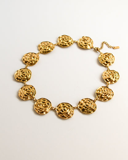 Ava Necklace in gold