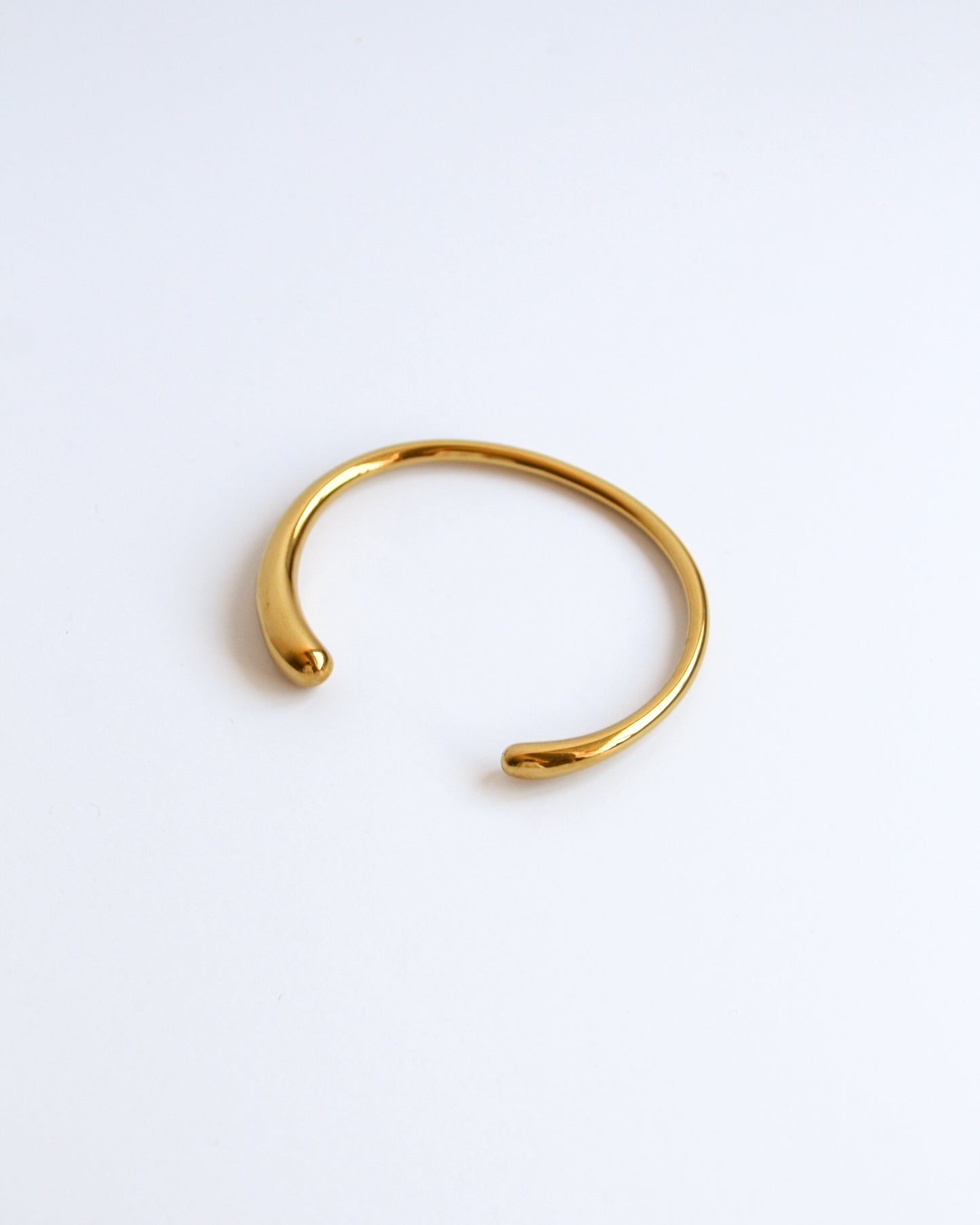 Sculpt Bracelet in gold