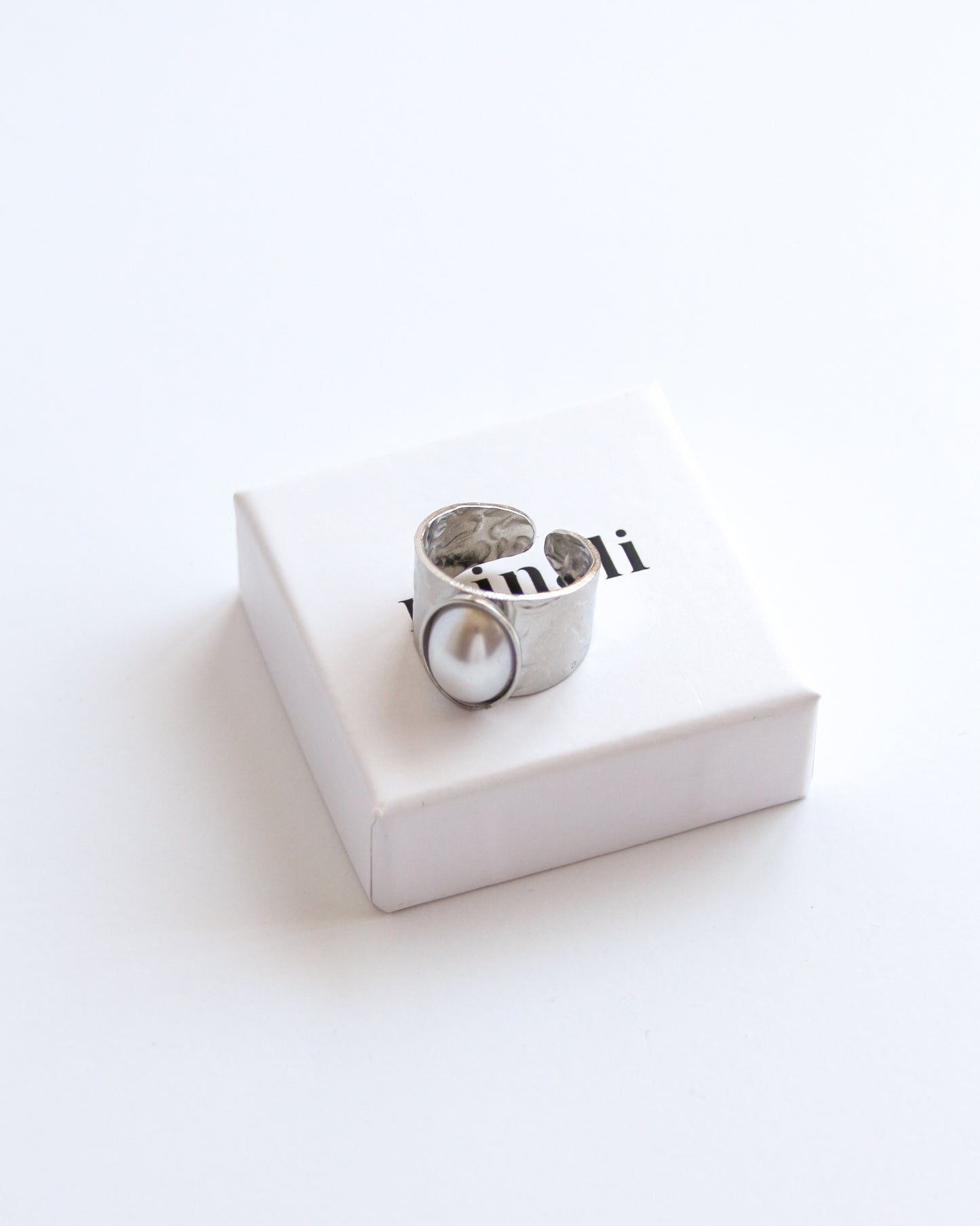 Opaline Ring in silver