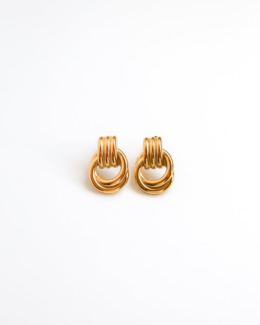 Knot Earrings in gold