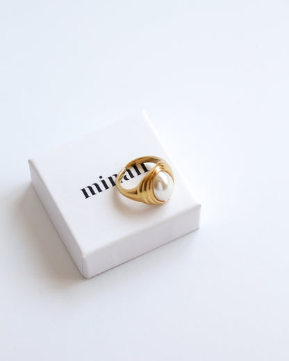 Margot Ring in gold