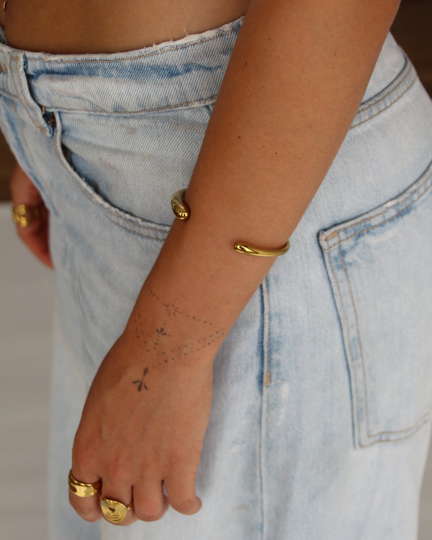 Sculpt Bracelet in gold