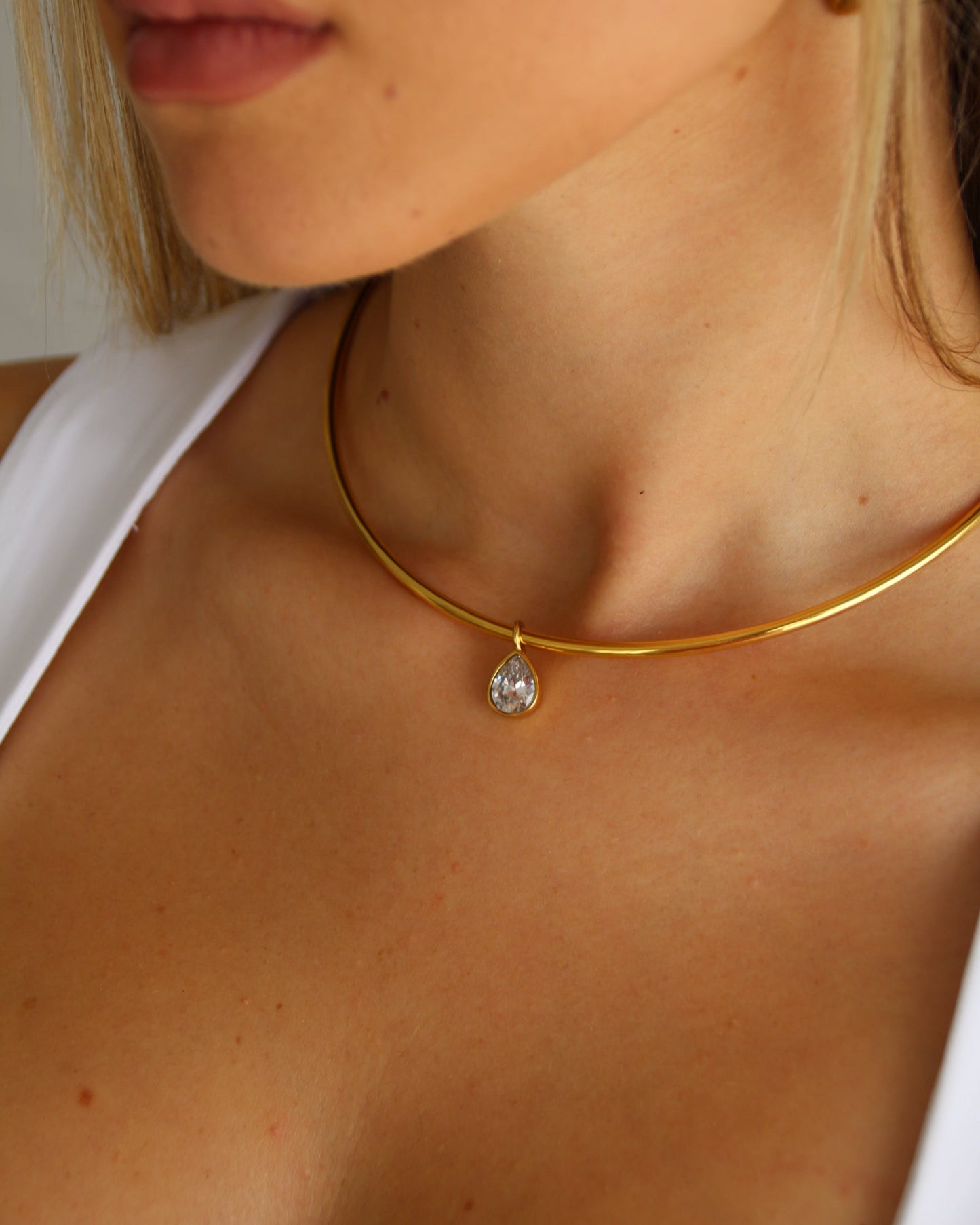 Belle Drop Necklace in gold