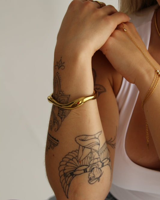 Balance Bracelet in gold