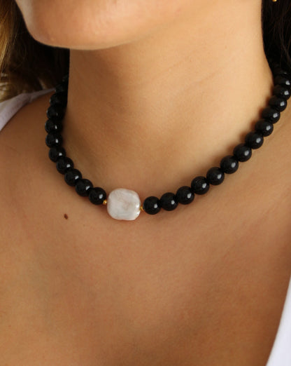 Orya Necklace in black