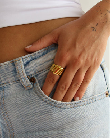 Hazel Ring in gold
