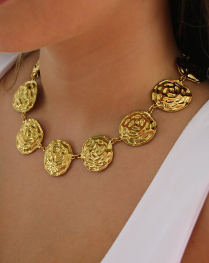 Ava Necklace in gold