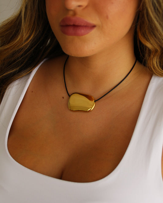 Lyla Necklace in gold