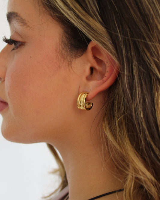 Stella Earrings in gold