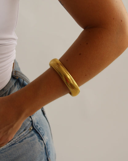 Ivory Bracelet in gold