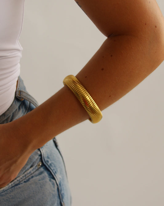 Ivory Bracelet in gold