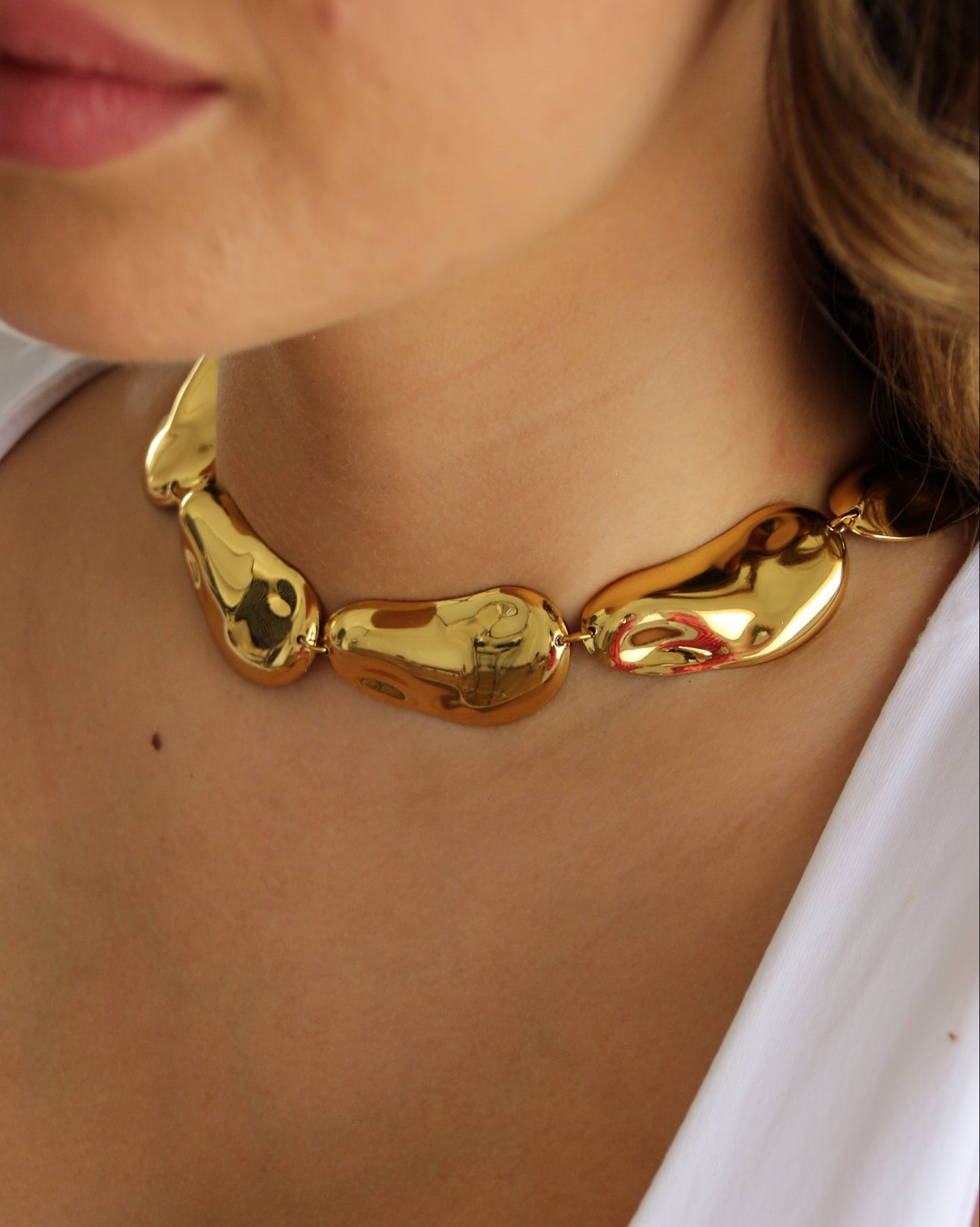 Pebble Necklace in gold