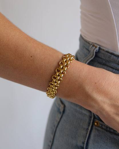 Skylar Bracelet in gold