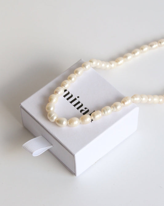 Margot Necklace in gold