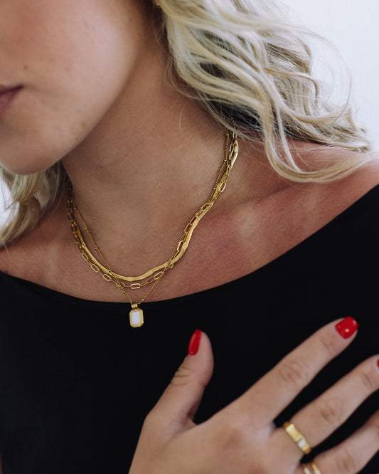 Leah Chain in gold