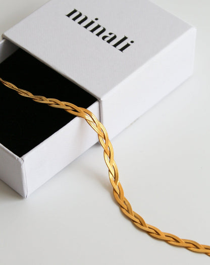 Stella Necklace in gold