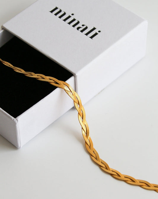 Stella Necklace in gold