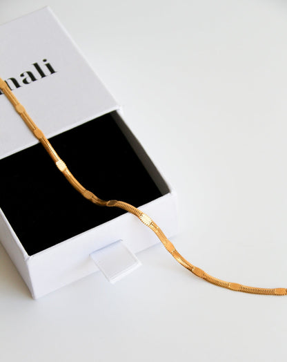 Lilith Necklace in gold