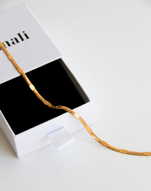 Lilith Necklace in gold